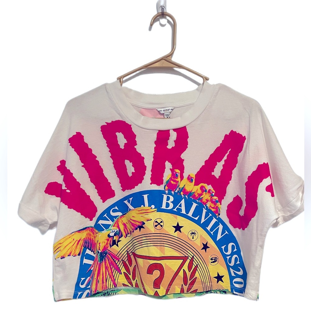 GUESS X J. Balvin 2019 Vibras Collection AUTHENTIC VIBRAS Women's crop shirt